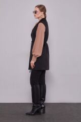 710031 ÖNÜ CEPLİ BELİ BAĞLAMALI KRUVAZE YAKA SÜET YELEK #12-25#