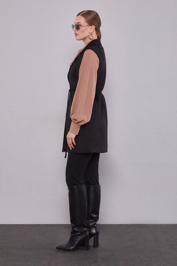 710031 ÖNÜ CEPLİ BELİ BAĞLAMALI KRUVAZE YAKA SÜET YELEK #12-25#