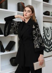 43840 BELİ KEMERLİ KOLLARI GOLD DESENLİ İŞLEMELİ YAKASI KRUVAZE YAKA CEKET SANDY KUMAŞ PANTOLON İKİLİ TAKIM