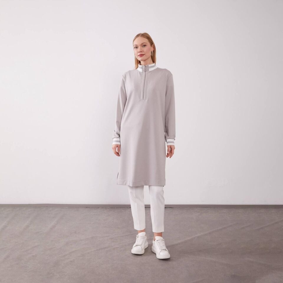 210292 ÖNÜ YARIM FERMUARLI YAKASI VE KOL UCU ŞERİT DETAYLI LASTİKLİ YANLARI YIRTMAÇLI TUNİK #12-25#