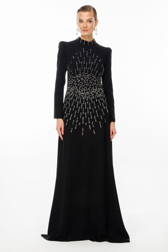 30003 ÖN KISMI GÖGÜSTEN YARIYA KADAR BONCUK VE TAŞ İŞLEMELİ KREP KUMAŞ ABİYE #26#