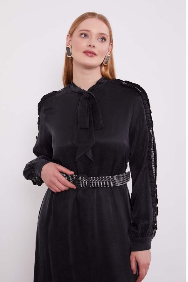 330282 SIFIR YAKA YAKASI BAĞLAMALI OMUZDAN KOL UCUNA KADAR FİLE DETAYLI BELİ KEMERLİ KEMERİ FİLELİ KUPRA ELBİSE #06-25#