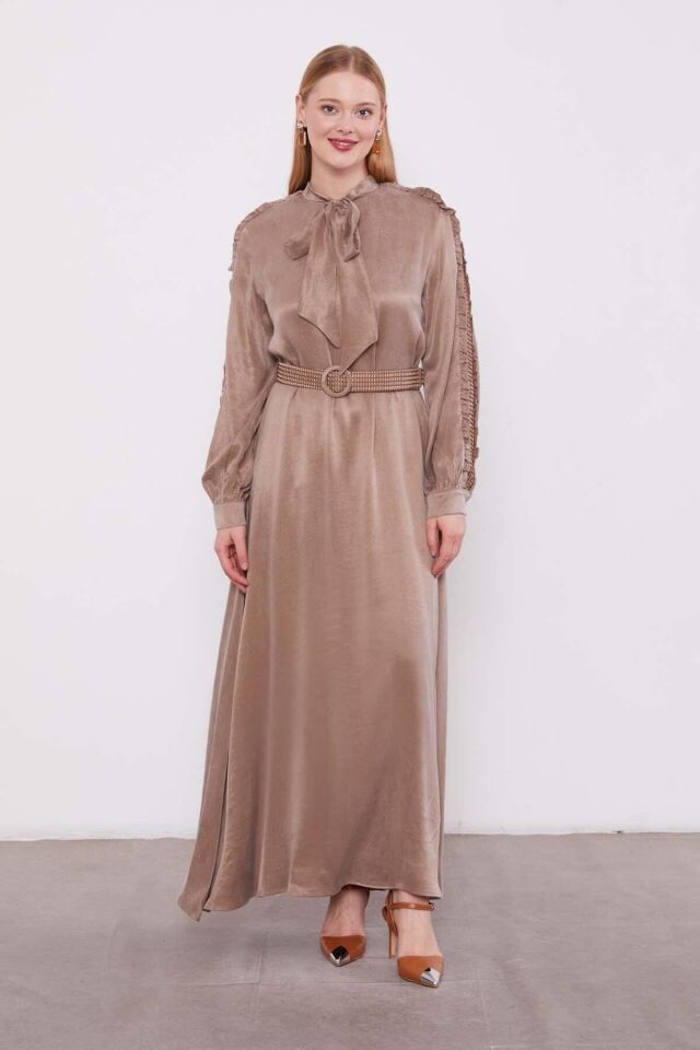 330282 SIFIR YAKA YAKASI BAĞLAMALI OMUZDAN KOL UCUNA KADAR FİLE DETAYLI BELİ KEMERLİ KEMERİ FİLELİ KUPRA ELBİSE #06-25#