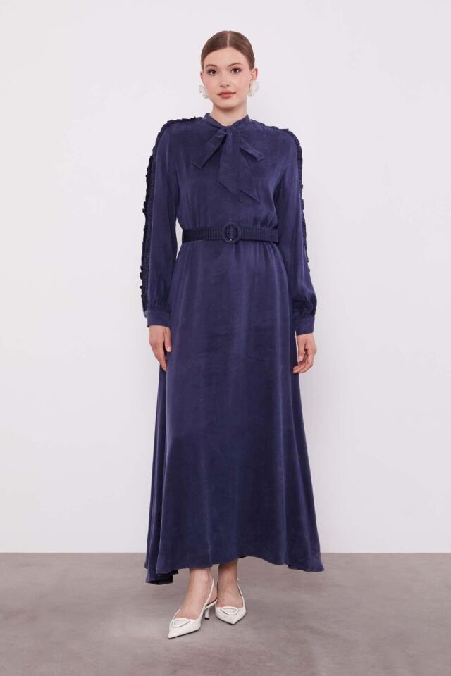 330282 SIFIR YAKA YAKASI BAĞLAMALI OMUZDAN KOL UCUNA KADAR FİLE DETAYLI BELİ KEMERLİ KEMERİ FİLELİ KUPRA ELBİSE #06-25#