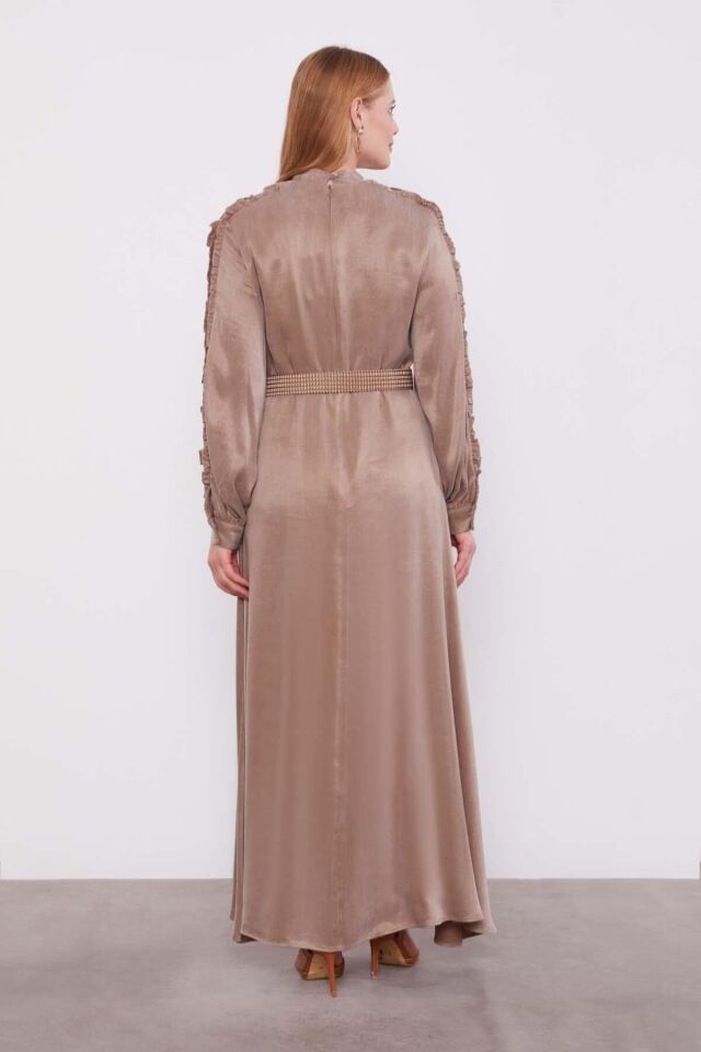 330282 SIFIR YAKA YAKASI BAĞLAMALI OMUZDAN KOL UCUNA KADAR FİLE DETAYLI BELİ KEMERLİ KEMERİ FİLELİ KUPRA ELBİSE #06-25#