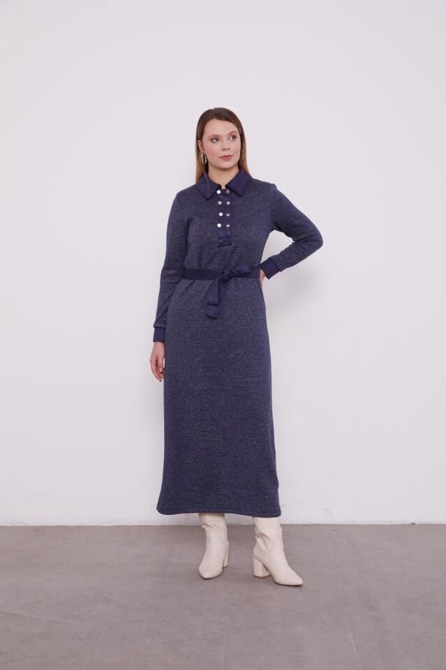 330257 ÖNÜ GÖĞÜSE KADAR YARIM DÜĞMELİ YAKA VE KOL UCU SÜET DETAYLI KAŞMİR ELBİSE