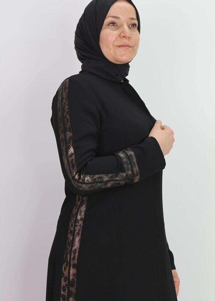 2002KOLLARI FİLE DETAYLI GİZLİ FERMUARLI YUVARLAK YAKA FERACE QYS 2002 FERACE #21-04#