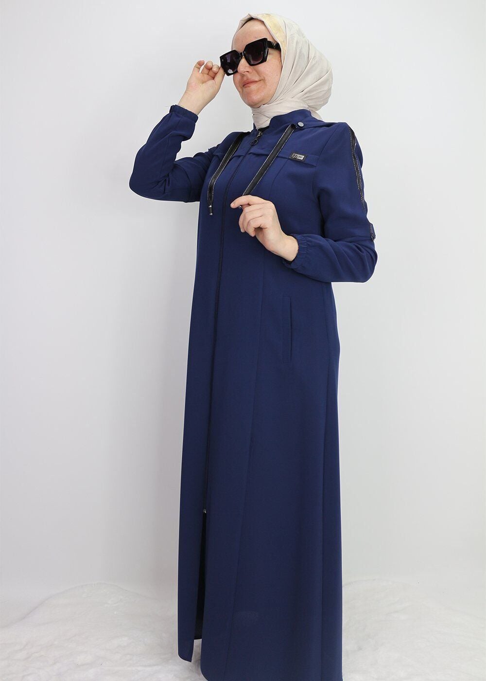 4048KOLLARI ŞERİT DETAYLI KOL UCU LASTİKLİ KAPÜŞONLU FERACE #23-01# QYS 4048 FERACE