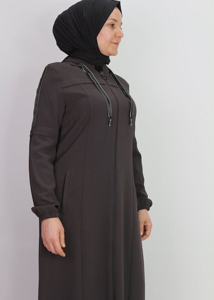 4048KOLLARI ŞERİT DETAYLI KOL UCU LASTİKLİ KAPÜŞONLU FERACE #23-01# QYS 4048 FERACE