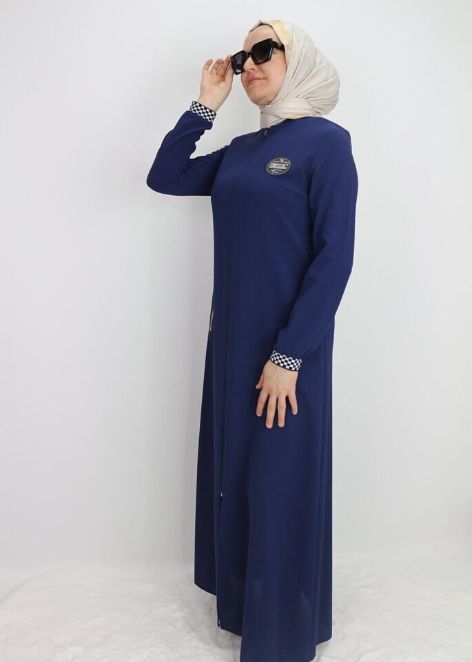 4083 GÖĞSÜ ARMA DETAYLI KOL UCU KARE ŞERİT DETAYLI SIIFIR YAKA QYS FERACE 4083 #23-01#