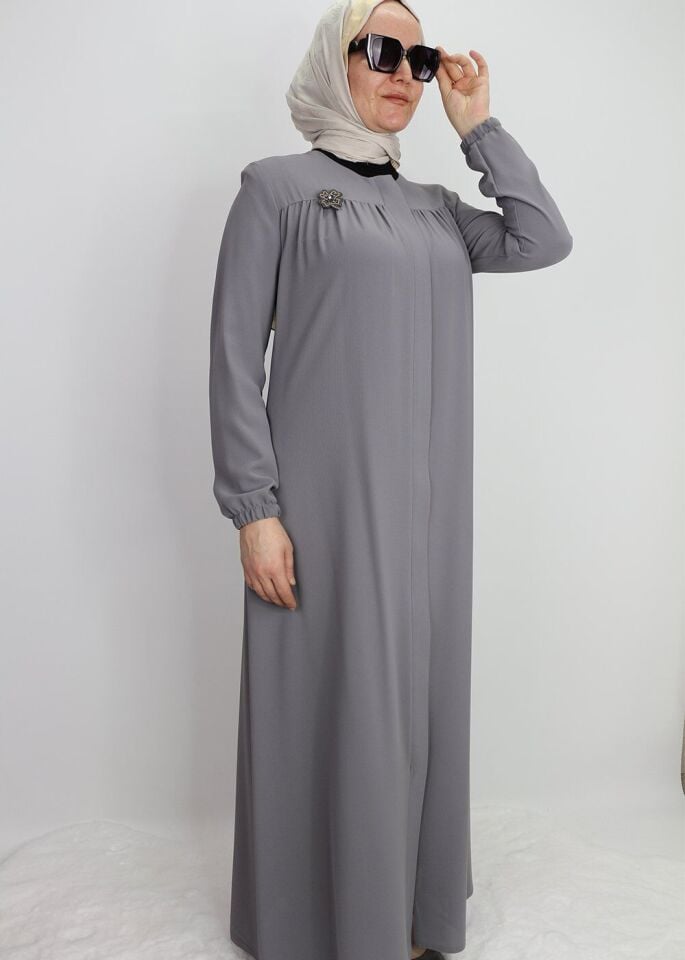 4063 GÖĞSÜ BROŞ DETAYLI ROBALI SIFIR YAKA FERACE QYS 4063 FERACE #23-01#