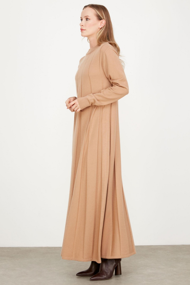 21605 KALIN PİLİSELİ TRİKO ELBİSE 1 - CAMEL