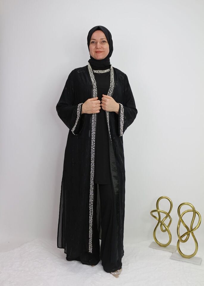 40993 İÇ BLUZ KISA SANDY KUMAŞ YAKASI BONCUK DETAYLI ÜZERİNDEKİ SİFON TÜLÜ HARF BASKILI KENARI VE KOL UCU BONCUK DETAYLI YIRTMAÇLI ŞIK TAKIM