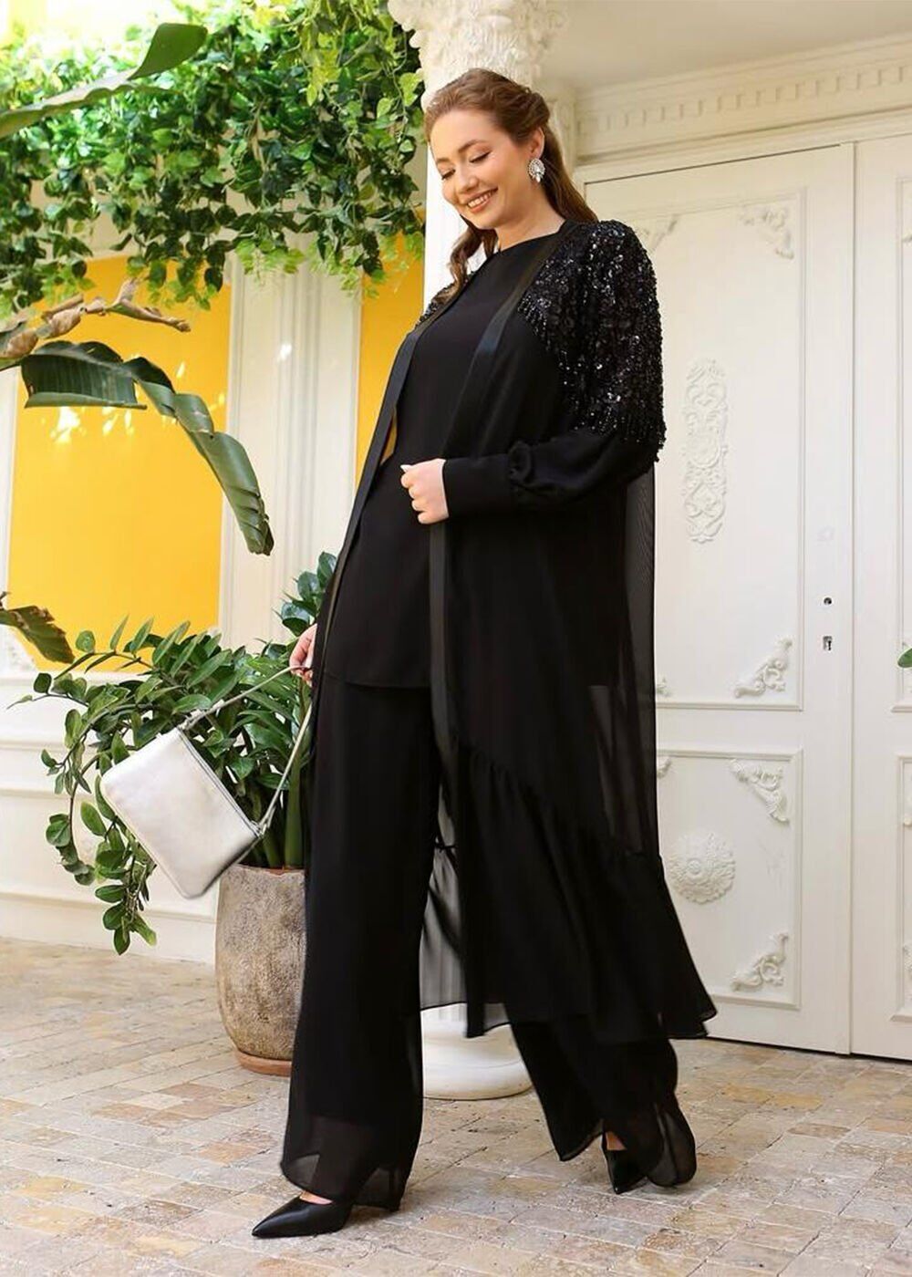 42904 İÇ BLUZ ŞİFON DIŞ GÖĞÜS VE BELE KADAR TAŞ BONCUK PUL İŞLEMELİ ALT KISIM DETAYLI KOL UCU MANŞETLİ 3LÜ ŞIK TAKIM