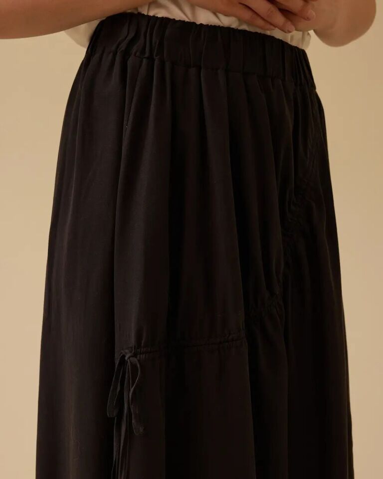1018 BÜZGÜLÜ BELİ LASTİKLİ SPOR ETEK 10002511611018 #06-25# S - SİYAH