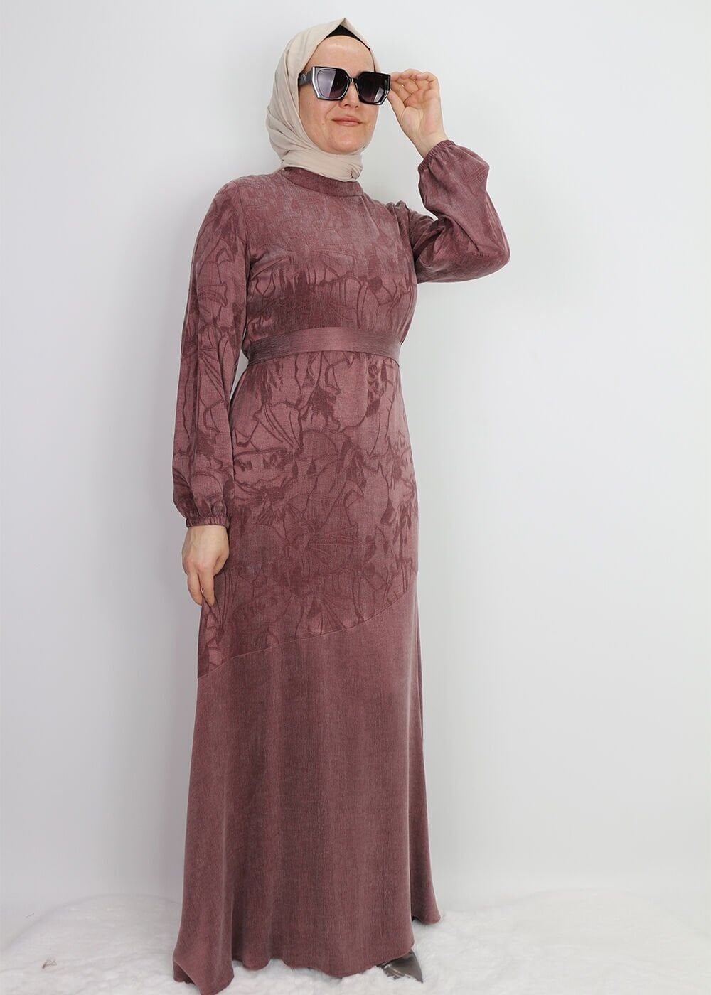 5011 KOL UCU LASTİKLİ HAKİM YAKA BELİ KEMERLİ ALT KISMI VOLANLI ÇİÇEK DESENLİ KUPRA ELBİSE #01-25#