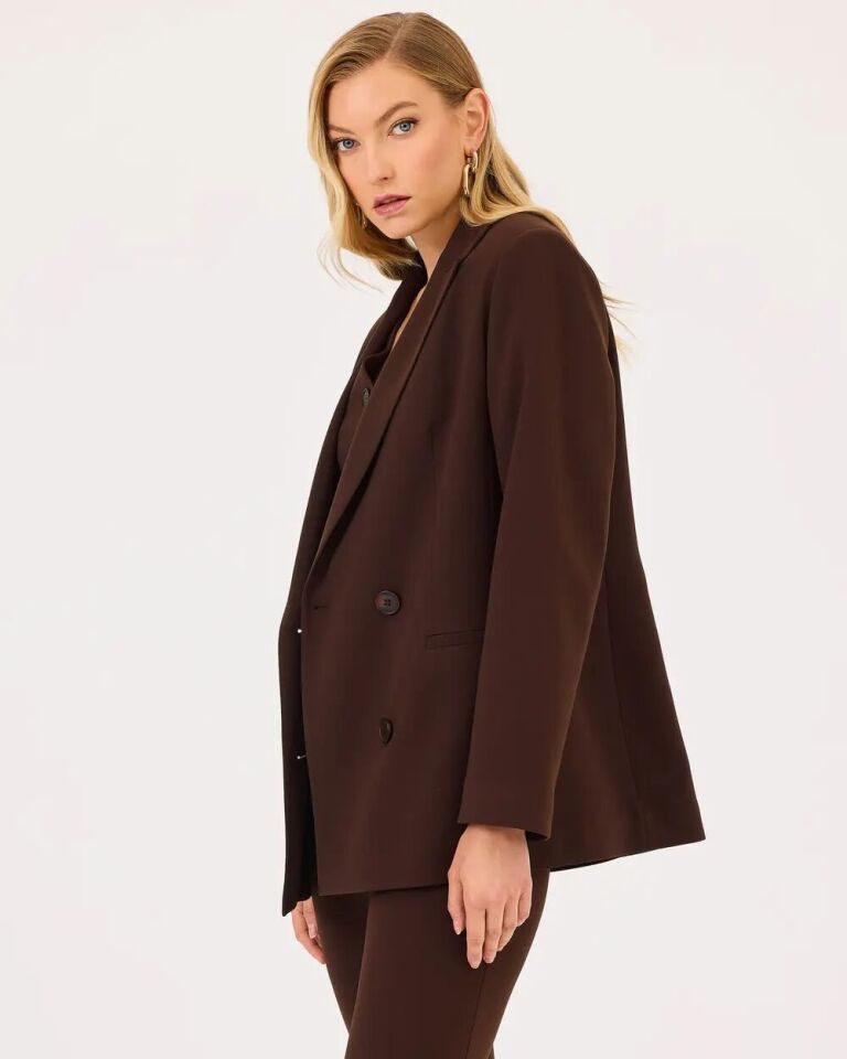 10003 ÖNÜ ÇİFT DÜĞMELİ CEP GÖRÜNÜMLÜ KRAVUZE YAKA GÜNLÜK CEKET