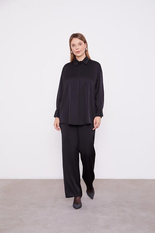 100297 ÖNÜ GİZLİ DÜĞMELİ KOL UCU YAKASI TAŞLI PANTOLONUN BELİ LASTİKLİ SATEN İKİLİ TAKIM #02-25#