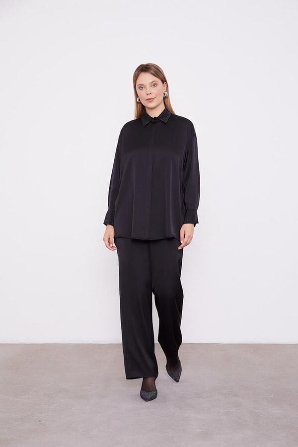 100297 ÖNÜ GİZLİ DÜĞMELİ KOL UCU YAKASI TAŞLI PANTOLONUN BELİ LASTİKLİ SATEN İKİLİ TAKIM #02-25#