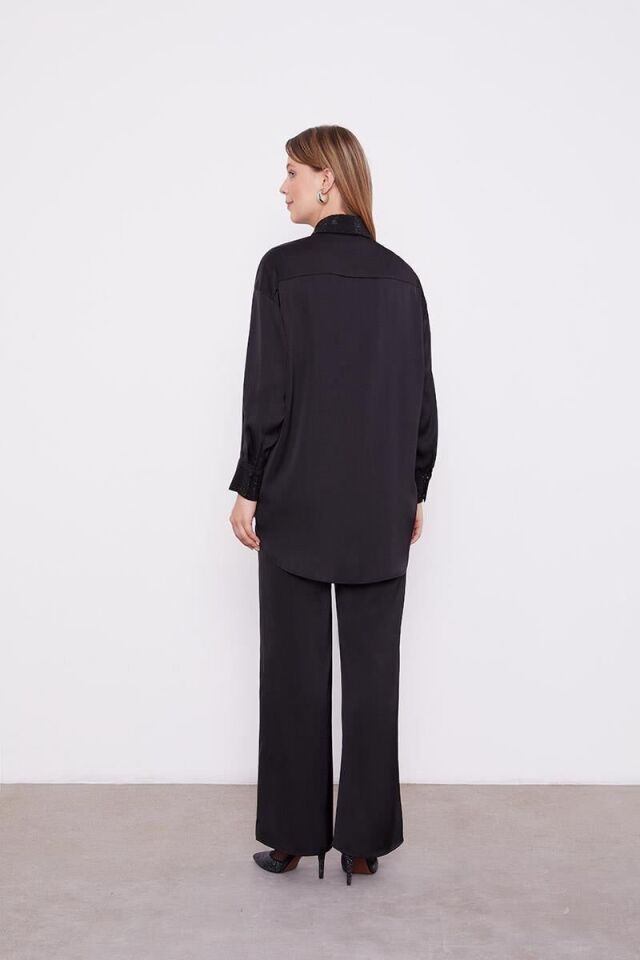 100297 ÖNÜ GİZLİ DÜĞMELİ KOL UCU YAKASI TAŞLI PANTOLONUN BELİ LASTİKLİ SATEN İKİLİ TAKIM #02-25#