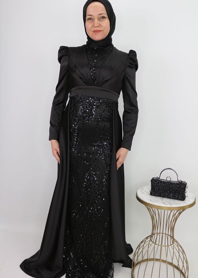 104 ÖNÜ TAŞ VE PUL İŞLEMELİ SIFIR YAKA SATEN BALIK TASARIM ABİYE ELBİİSE QYS ABİYE ELBİSE #23-03#