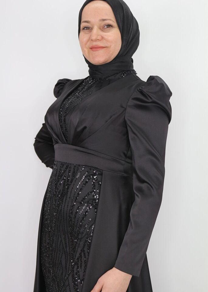 104 ÖNÜ TAŞ VE PUL İŞLEMELİ SIFIR YAKA SATEN BALIK TASARIM ABİYE ELBİİSE QYS ABİYE ELBİSE #23-03#