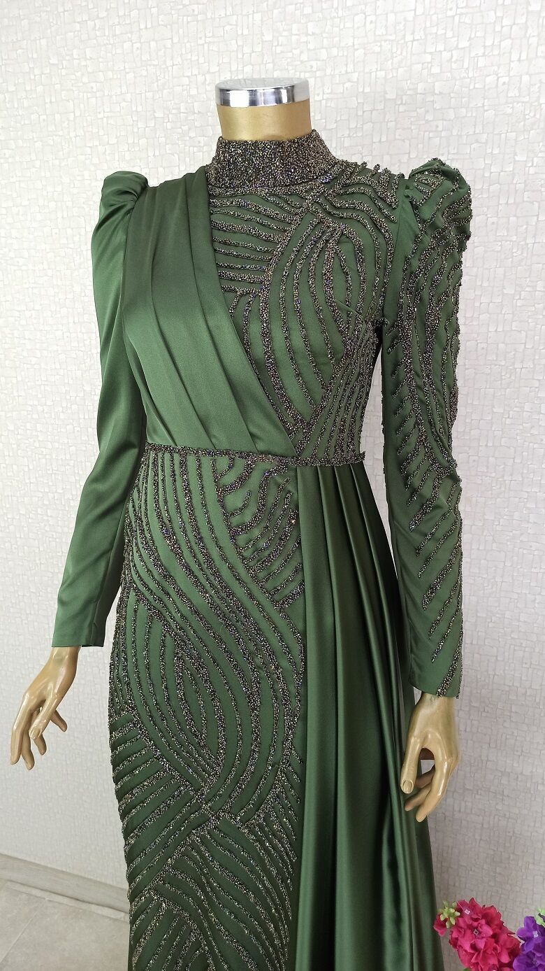 146 KOLLARI VE ÖNÜ TAŞ İŞLEMELİ DILLI PELELRİNLİ HAKİM YAKA BALIK MODEL TASARIM ABİYE QYS ABİYE ELBİSE 146 #23-04#