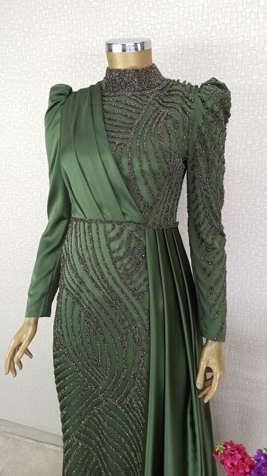 146 KOLLARI VE ÖNÜ TAŞ İŞLEMELİ DILLI PELELRİNLİ HAKİM YAKA BALIK MODEL TASARIM ABİYE QYS ABİYE ELBİSE 146 #23-04#