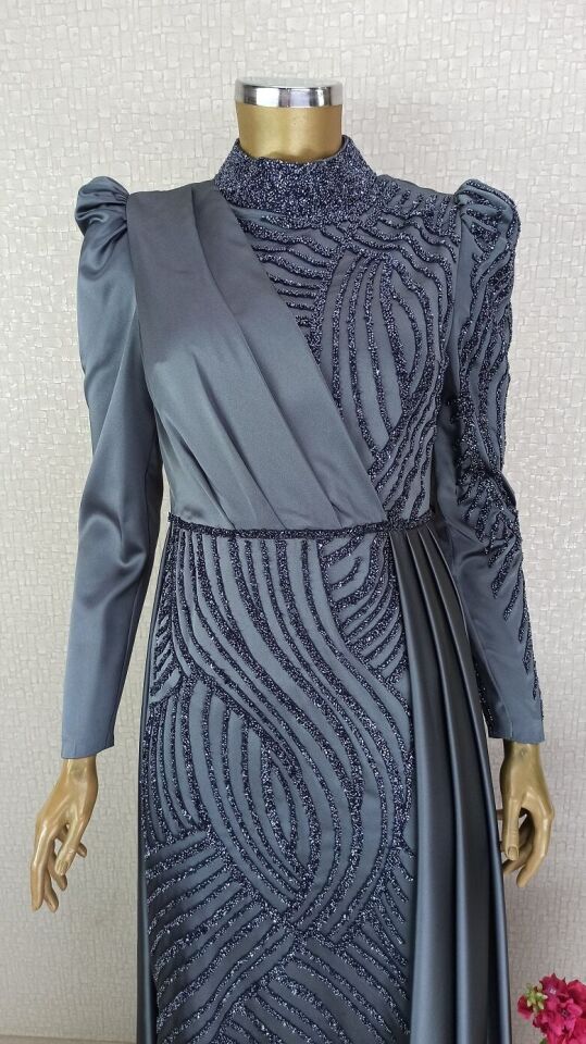 146 KOLLARI VE ÖNÜ TAŞ İŞLEMELİ DILLI PELELRİNLİ HAKİM YAKA BALIK MODEL TASARIM ABİYE QYS ABİYE ELBİSE 146 #23-04#