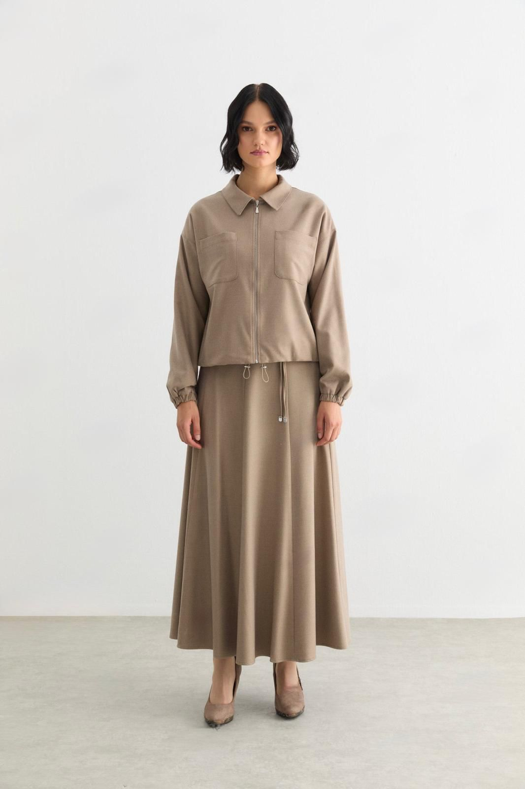 56017 ÖNDEN FERMUARLI ÇİFT CEPLİ CEKET UCU BÜZGÜLÜ KUMAŞ ETEKLİ TAKIM #10-25#