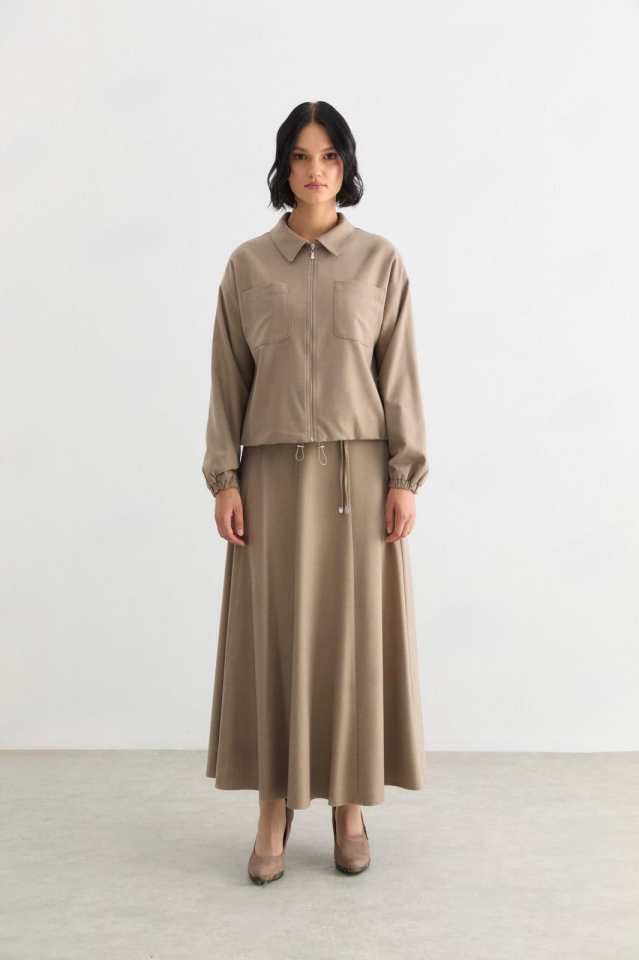 56017 ÖNDEN FERMUARLI ÇİFT CEPLİ CEKET UCU BÜZGÜLÜ KUMAŞ ETEKLİ TAKIM #10-25#