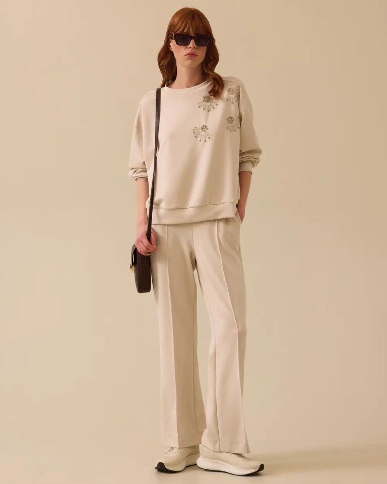 10001 EŞOFMAN ALTI BELİ LASTİKLİ VE İP DETAYLI ÖNÜ ÇİZGİ DETAYLI GENİŞ PAÇA EŞOFMAN ALTI #03-25#