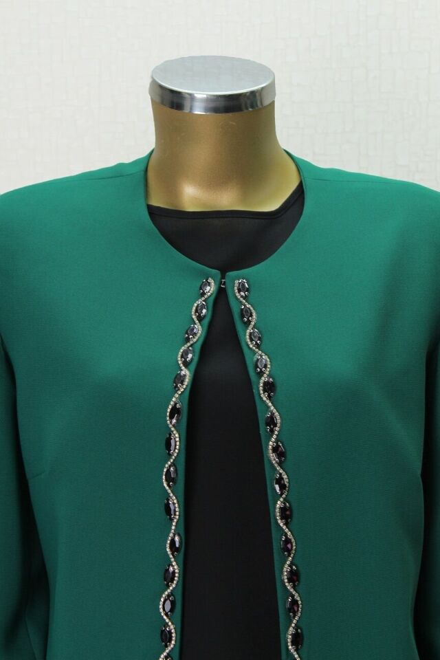 2645 ÖNÜ BONCUK VE TAŞ DETAYLI İÇ BLUZ SIFIR KOL SIFIR YAKA 3 LÜ CEKETLİ TAKIM KLASİK ANNE TAKIM QYS ANNE TAKIM 2645 #23-04#