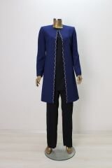 2645 ÖNÜ BONCUK VE TAŞ DETAYLI İÇ BLUZ SIFIR KOL SIFIR YAKA 3 LÜ CEKETLİ TAKIM KLASİK ANNE TAKIM QYS ANNE TAKIM 2645 #23-04#